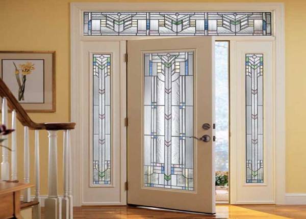 Входная группа с витражом в Жуковском