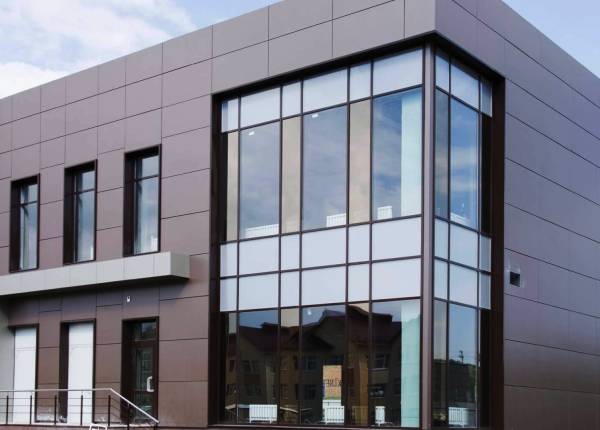 Фасадное остекление торгового центра в Жуковском