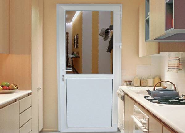 Межкомнатная пластиковая дверь в доме в Жуковском