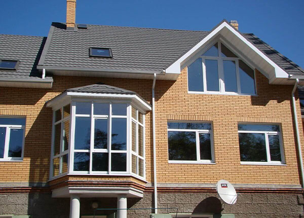 Французское остекление балкона в коттедже в Жуковском