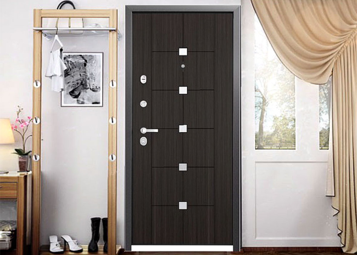 Металлическая входная дверь в квартире в Жуковском