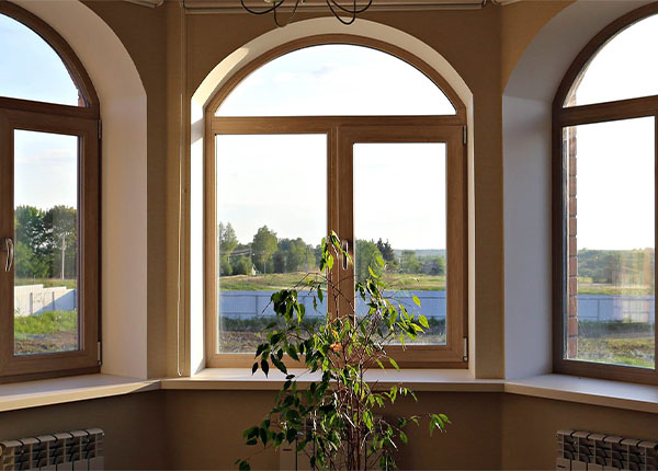 Остекление арочными окнами коттеджа в Жуковском