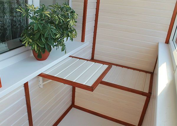 Отделка и утепление балкона деревянной вагонкой в Жуковском