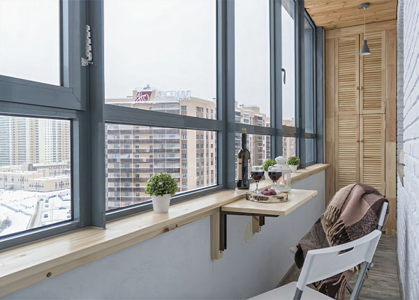 Теплое остекление лоджии ПВХ-профилем до потолка в Жуковском