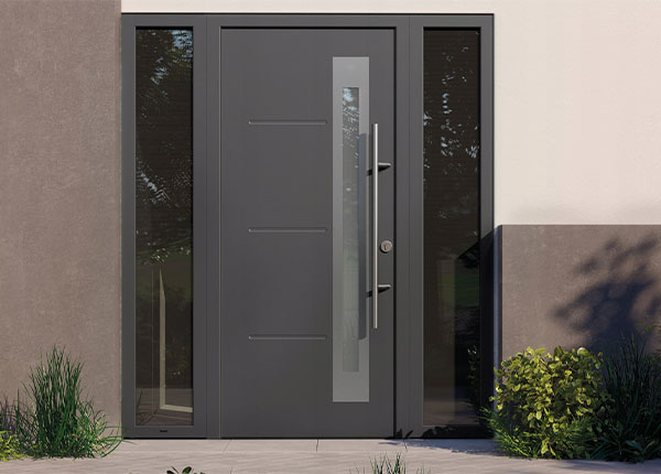 Входная алюминиевая дверь в дачный дом в Жуковском